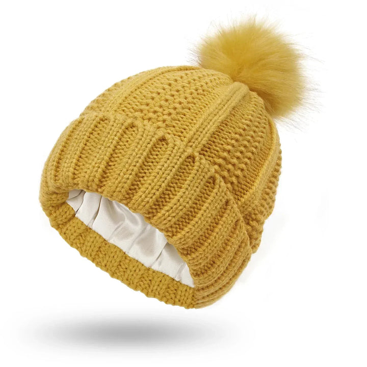 W&W Mode | Satin gefütterte Strickmütze – warm und modisch für den Winter