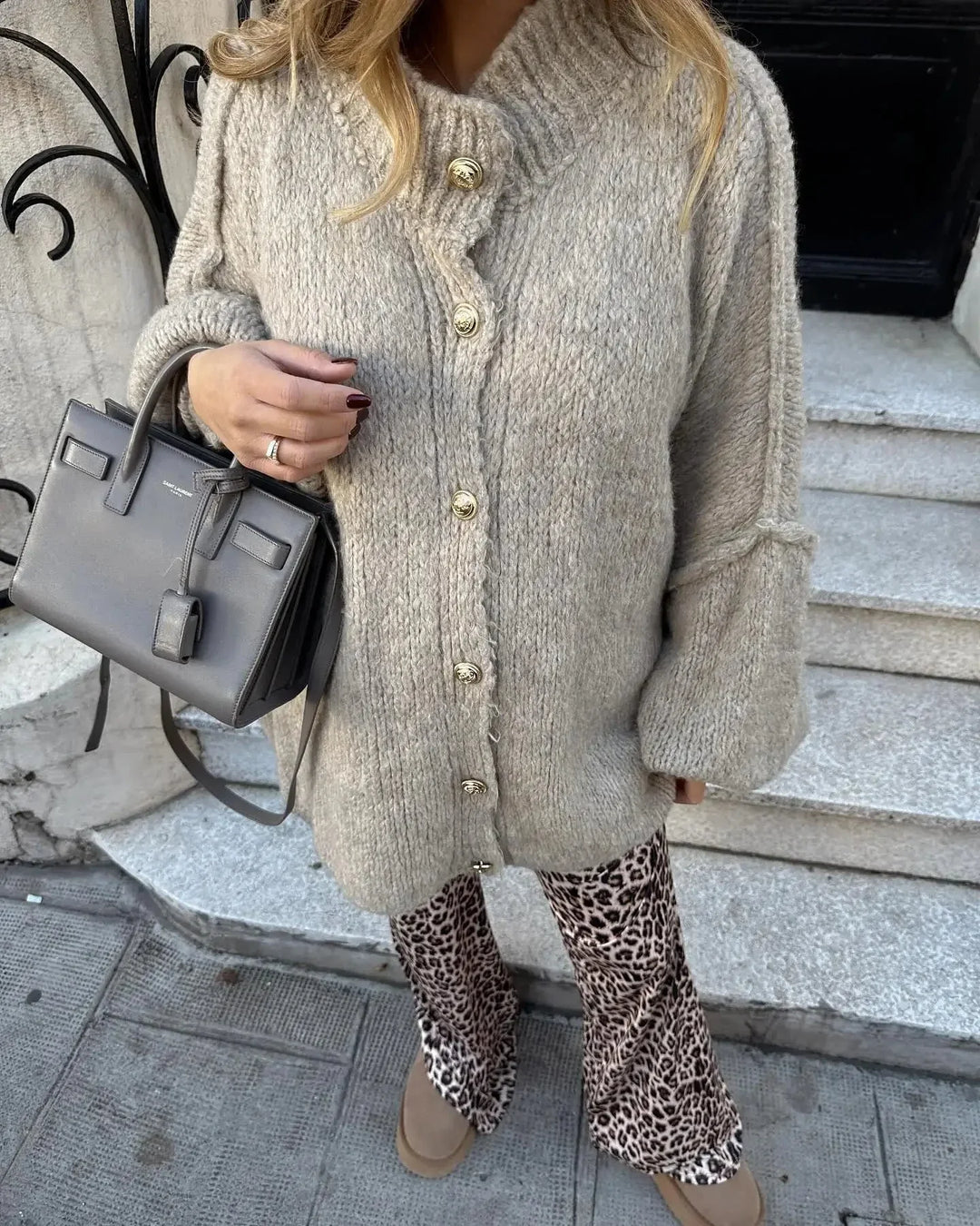 W&W Mode | gestrickte Damen Strickjacke mit hohem Kragen und weitem Schnitt