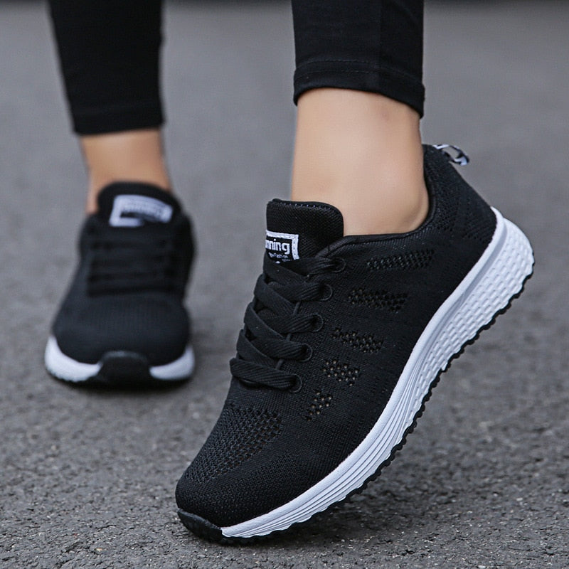 W&W Mode Damen Komfort-Sneaker mit Mesh-Obermaterial und Schnürung