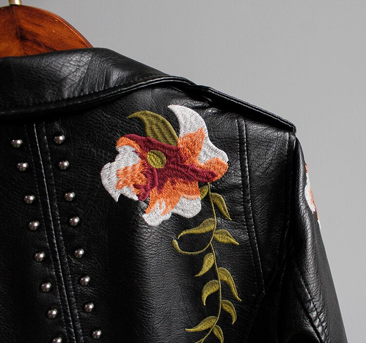 W&W Mode | Stilvolle Blütenblumenjacke für Damen