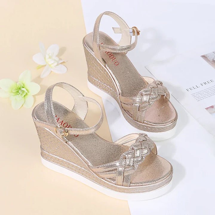 W&W Mode | Better Off That Way Wedges Sandalen