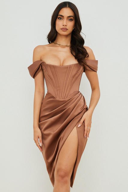 W&W Mode - Knielanges, figurbetontes Abendkleid mit Trägern