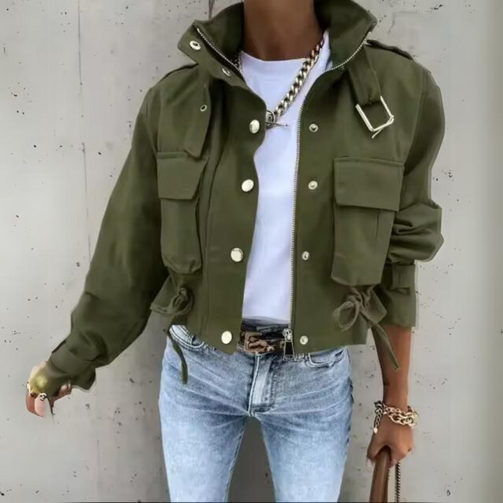 Elegante enge Jacke mit Kapuzenkragen
