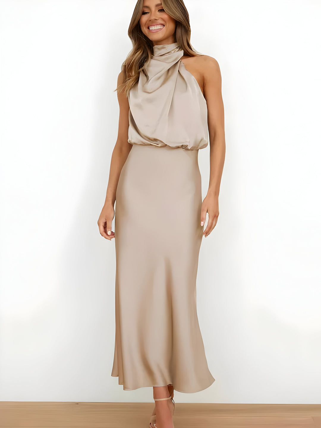 W&W Mode | Elegantes Satinkleid Design