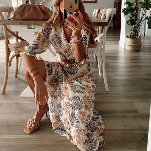 Damen Kleid mit neutralem Blättermuster
