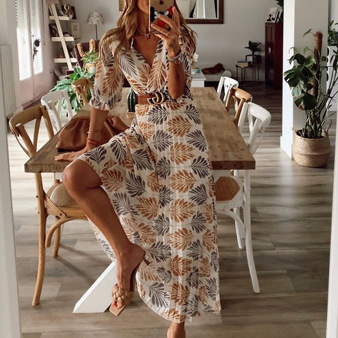 Damen Kleid mit neutralem Blättermuster