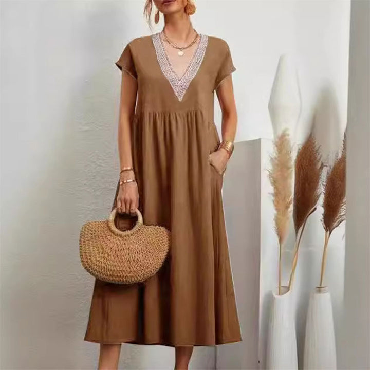 W&W Mode | Kleid mit V-Ausschnitt und Spitzensaum aus Baumwolle und Leinen in Unifarbe