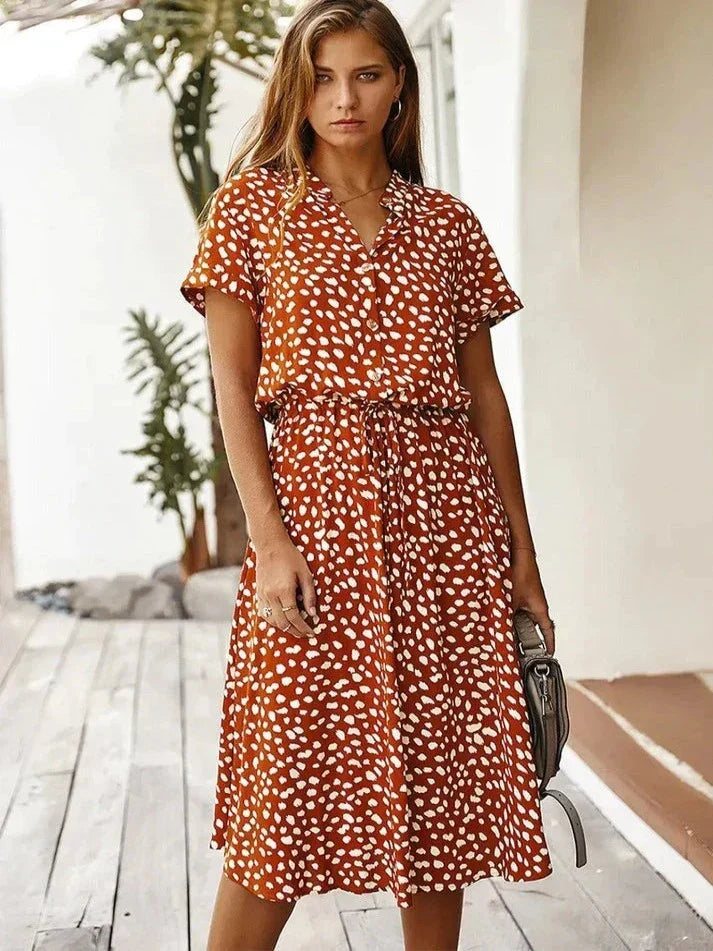 W&W Mode - Elegantes kurzärmliges Hemdblusenkleid mit Polka Dots und Kordelzug in der Taille