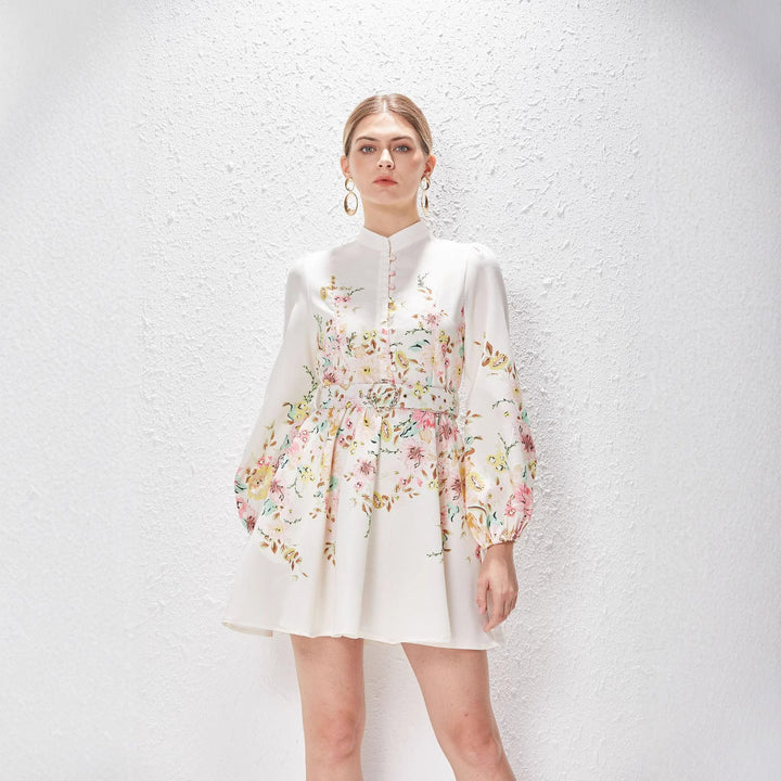 Damen Kleid aus Baumwoll-Leinen-Mix mit Blumenmuster, Puffärmeln und Gürtel