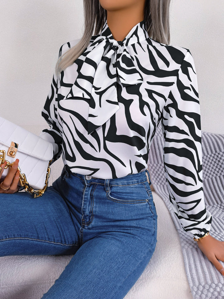 Damen Bluse mit modischem Zebra-Muster und elegantem Schleifenkragen W&W Mode