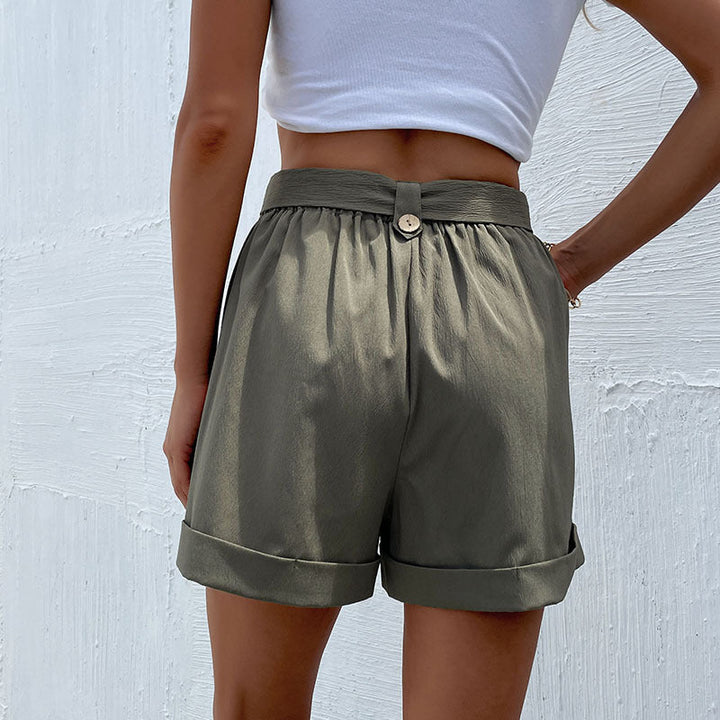 Damen Shorts mit elegantem Bund und modischen Falten W&W Mode