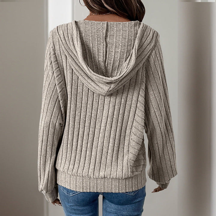 Damen Kapuzensweater mit strukturiertem Rippdesign und eleganten Knopfdetails W&W Mode