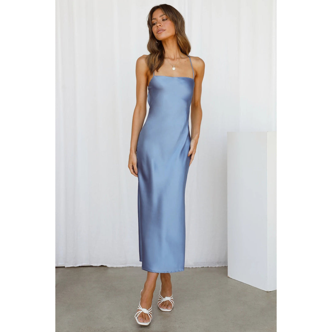 Damen Satinmaxikleid mit schmalem Schnitt und Spaghettiträgern W&W Mode