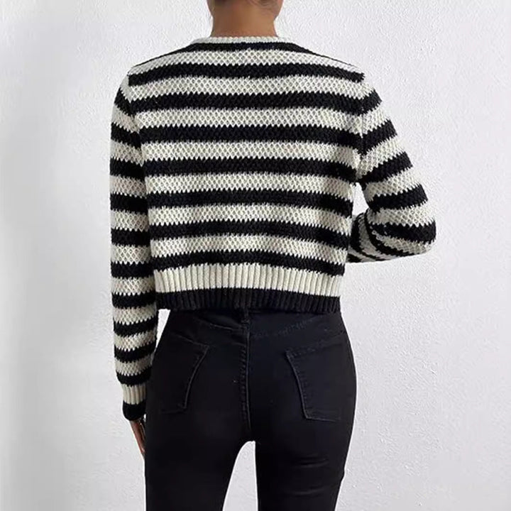 Damen gestreifte Strickjacke mit dekorativen Knöpfen W&W Mode