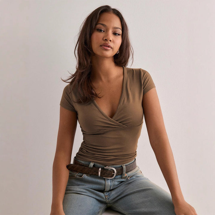 Damen Wickeloberteil mit elegantem Raffungseffekt und figurbetontem Schnitt W&W Mode