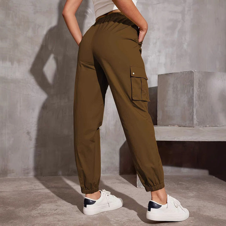 Damen Cargo-Hose mit ergonomischem Schnitt und praktischen Taschen W&W Mode