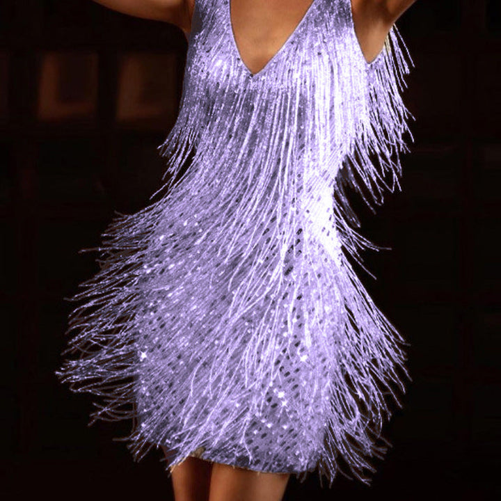Elegantes Kleid mit Cut-out-Details und figurbetontem Schnitt