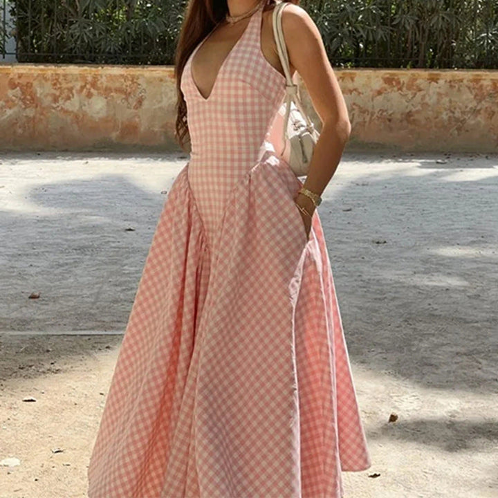 Damen Maxikleid mit elegantem V-Ausschnitt und fließendem Tellerrock W&W Mode