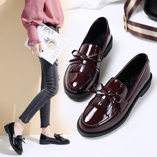 Damen Elegante Mokassins mit funkelndem Lackleder und dekorativem Schleifendetail W&W Mode