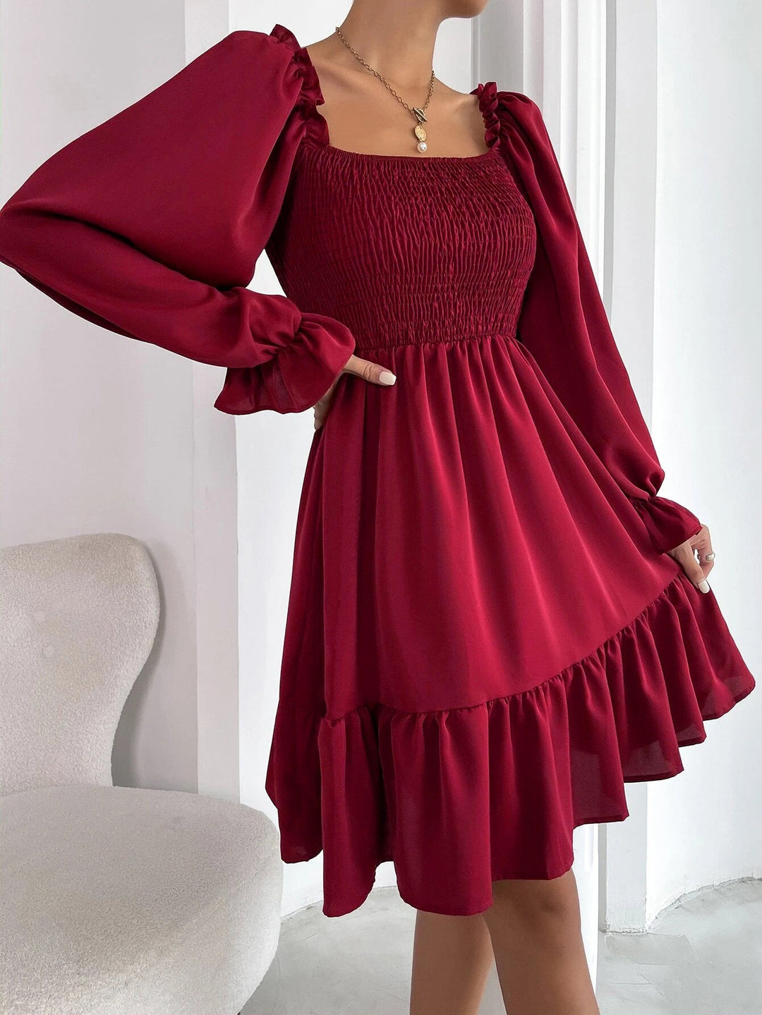 Damen eingearbeitetes Minikleid mit voluminösen Rüschenärmeln und Square-Neck W&W Mode