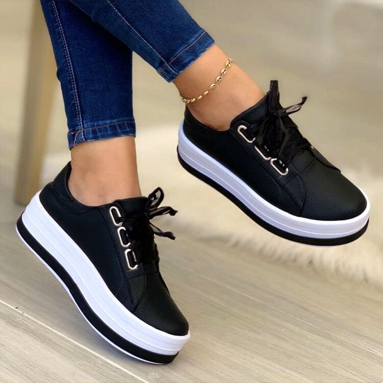 Damen komfortable Plateau-Sneaker mit elegantem Metallic-Obermaterial W&W Mode