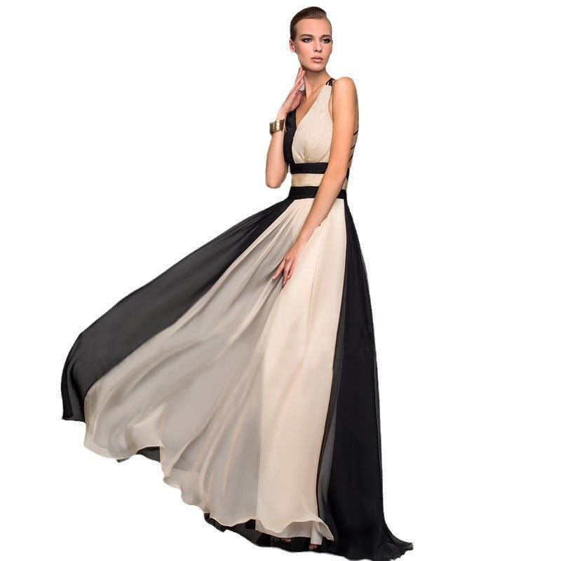 Damen Elegantes Maxi-Kleid mit asymmetrischem Design und tiefem V-Ausschnitt W&W Mode