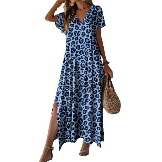 Damen Maxikleid im trendigen Animal-Print mit modernem V-Ausschnitt und seitlichen Schlitzen W&W Mode