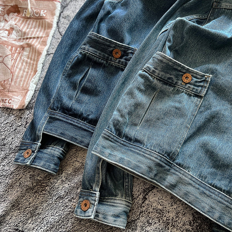 Herren Denimjacke mit aufgesetzten Taschen und modischen Knopfdetails W&W Mode