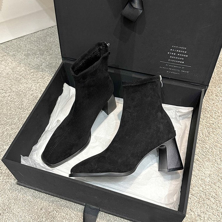 Damen Stiefeletten mit elegantem Blockabsatz und weichem Veloursleder W&W Mode