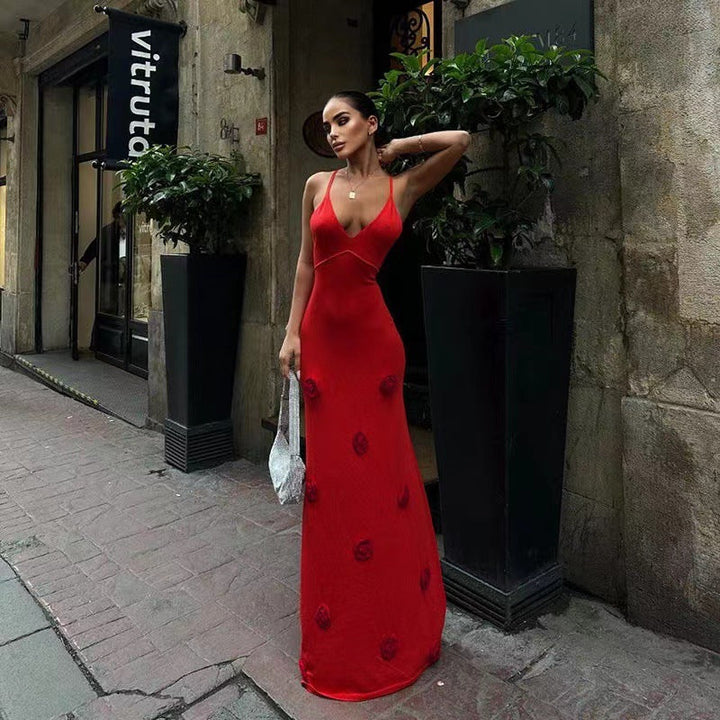 Damen Abendkleid mit dekorativen Blumenapplikationen und feinen Trägern