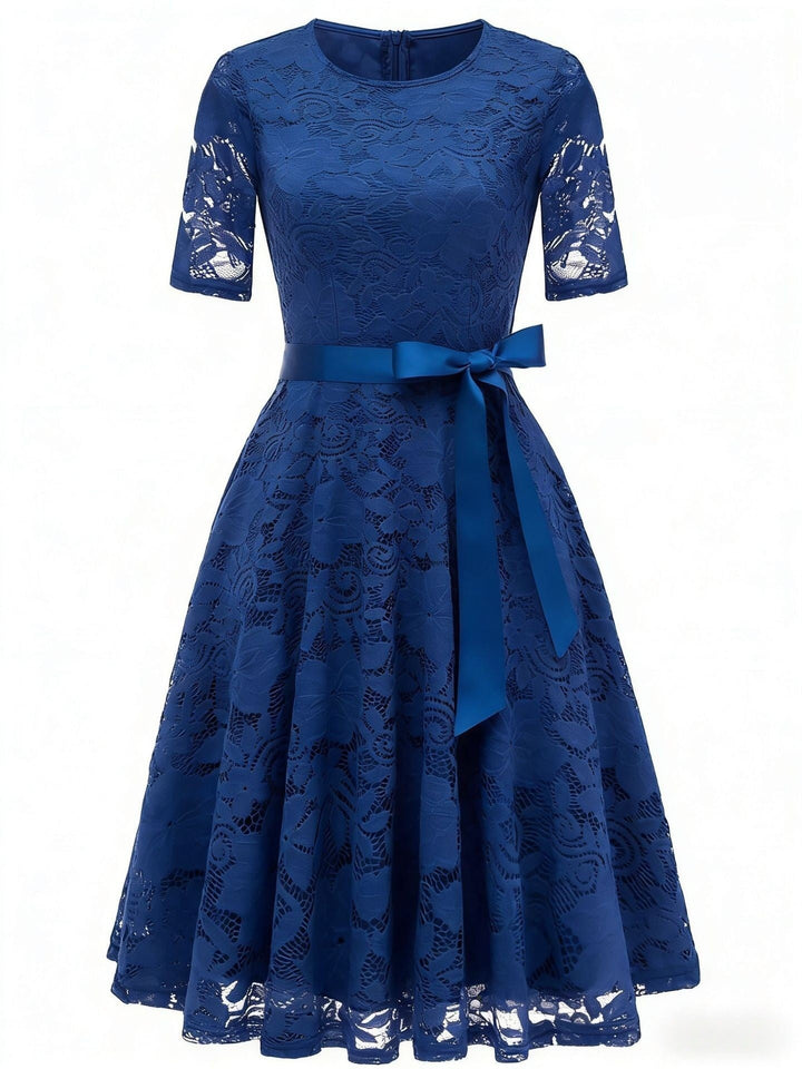 W&W Mode | Elegantes V-förmiges Spitzenabendkleid