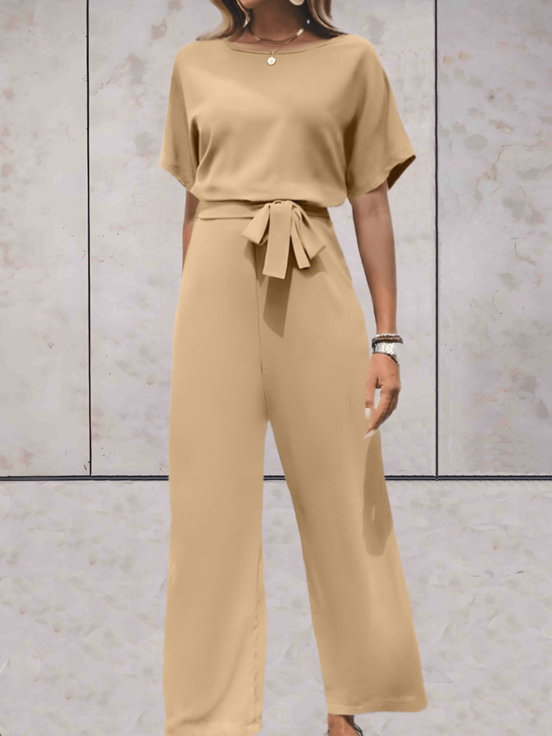 W&W Mode - Jumpsuit mit Gürtel und kurzen Ärmeln
