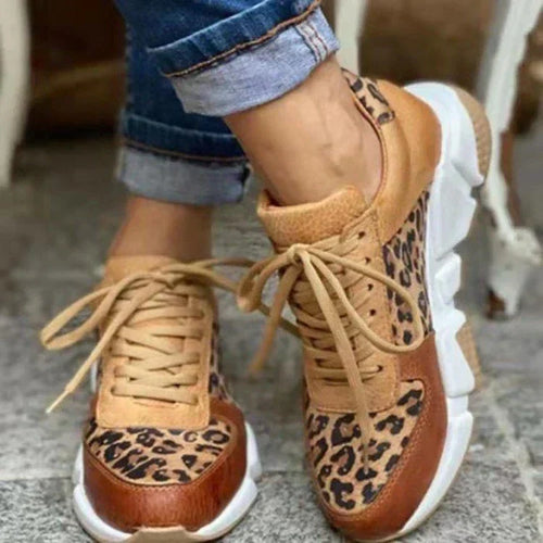 W&W Mode | Absatzschuhe mit Keilabsatz in Leopard