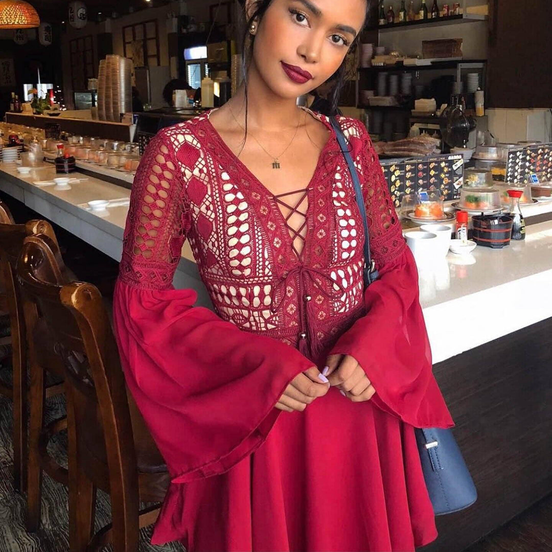 W&W Mode | Minikleid Boho Stil Flare Passform Tiefer V-Ausschnitt Lange Trompetärmel