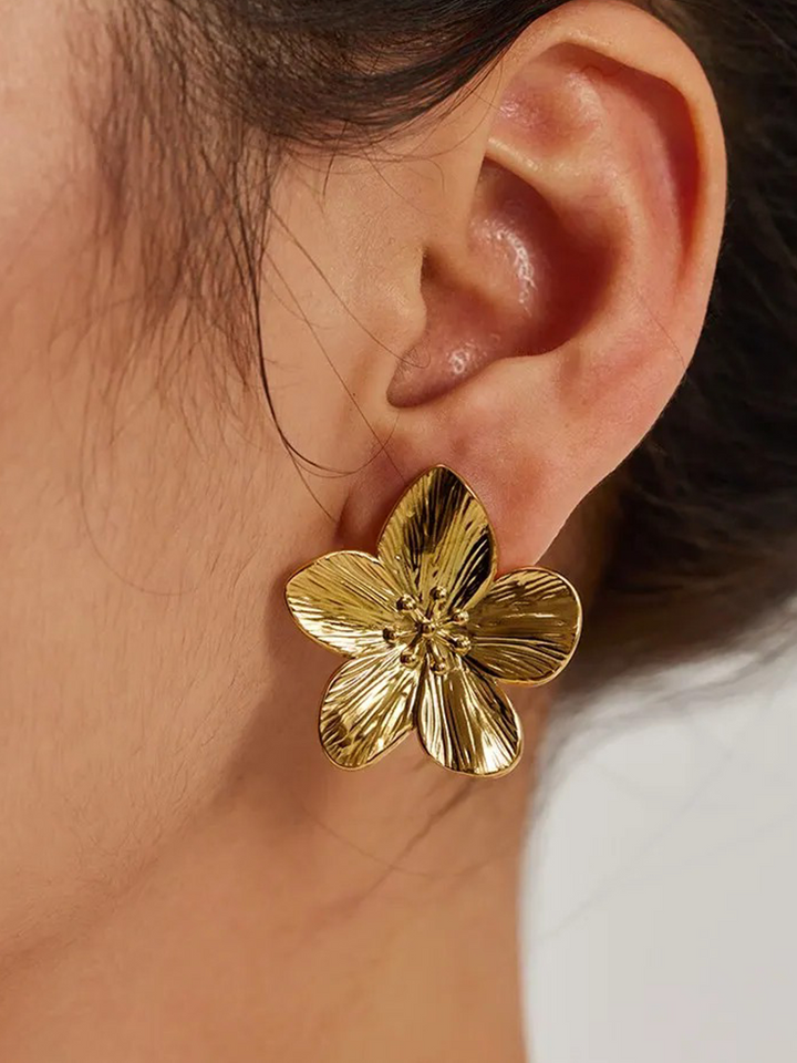 W&W Mode | Blossom Ohrringe Gold Mit Eleganten Blütenblättern