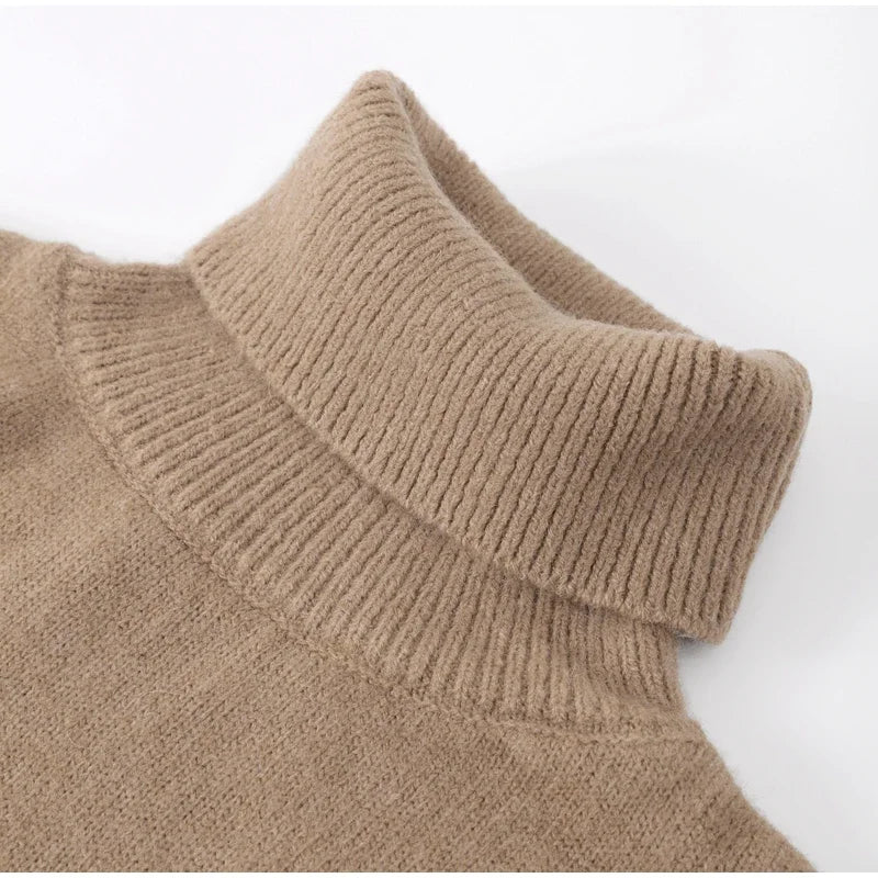 Nahaufnahme eines kaffee rollkragenpullover