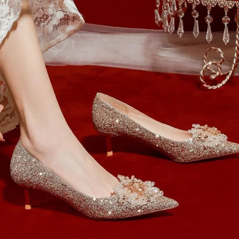 W&W Mode | Goldener Kompass-Pump-Schuhe