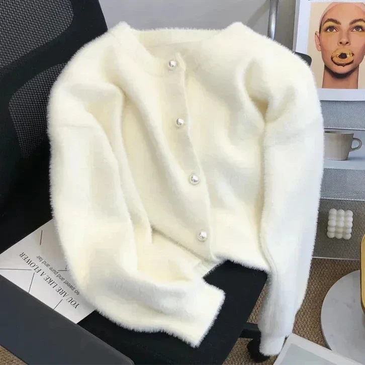 W&W Mode | Weich gestrickte Jacke mit Perlmuttknöpfen für Damen