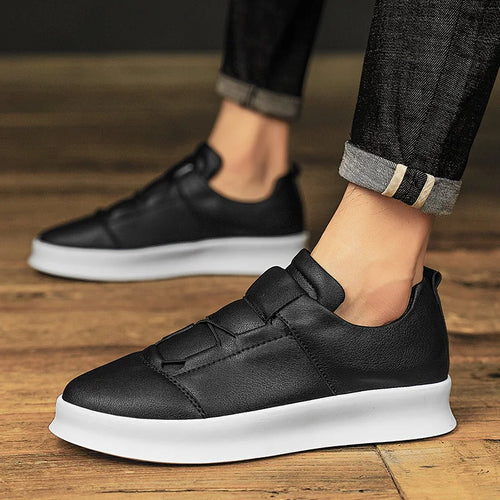 W&W Mode | Moderne Leder-Sneaker mit niedrigem Schaft