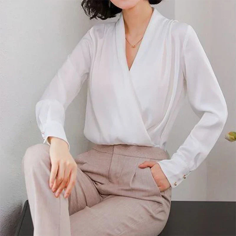 W&W Mode | Elegante Satinbluse Mit V-ausschnitt Für Büro & Abend