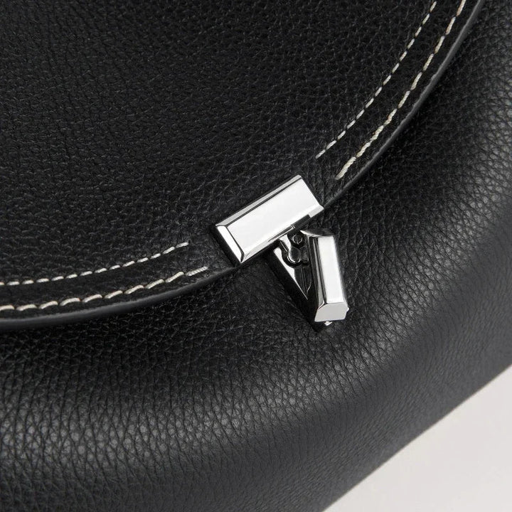 T-Lock-Handtasche mit Lederstruktur und zeitlosem Design