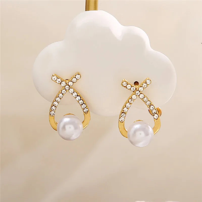 W&W Mode | Goldfarbene Perlen Stecker Ohrringe