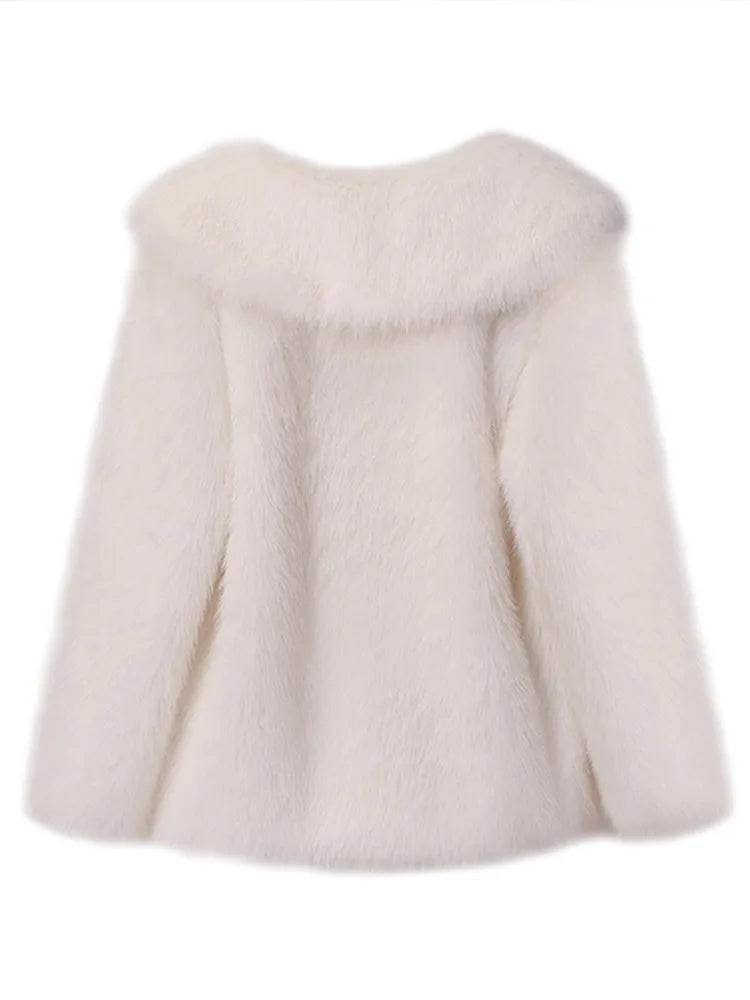 W&W Mode - Schlanker Faux Fur Mantel