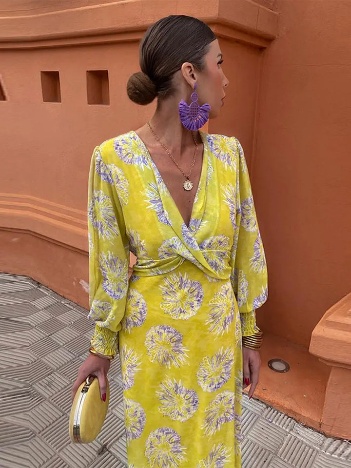 Leichtes Sommerkleid mit Blumenmuster und V-Ausschnitt für den Alltag | W&W Mode