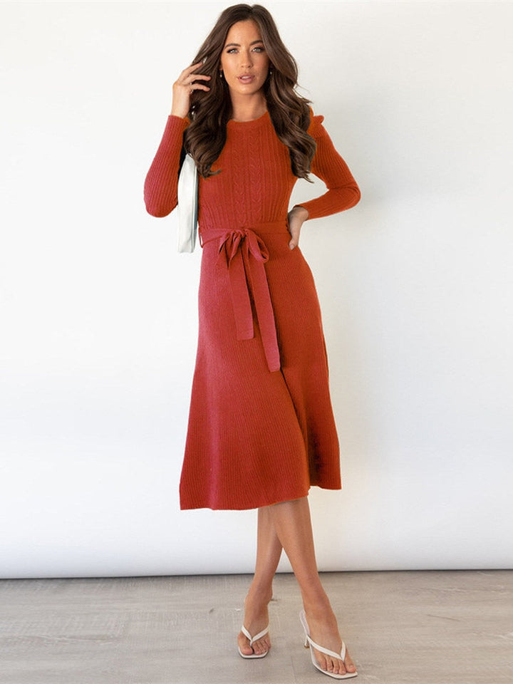 W&W Mode - Gestricktes Midikleid mit Rundhalsausschnitt