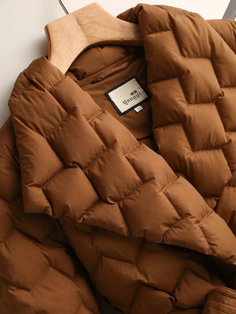 Elegante Daunenjacke mit Gürtel