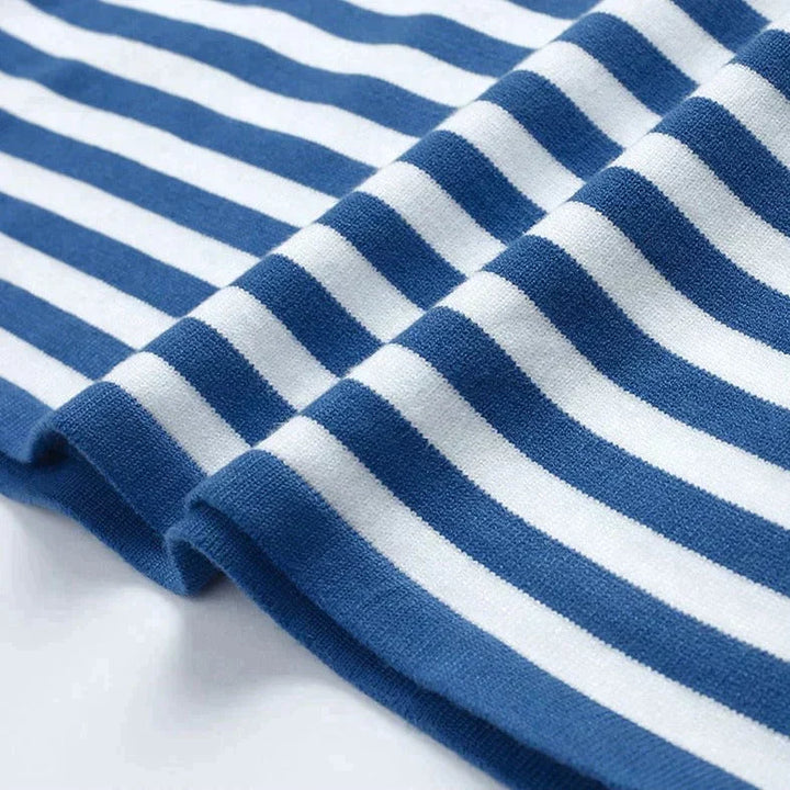 Elegantes gestreiftes T-Shirt - Sommerlich - Leichter Stoff