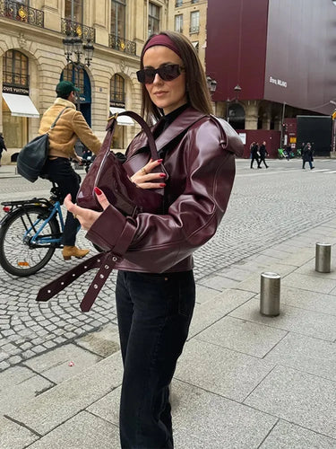 Damen-Lederjacke mit modernem Schnitt