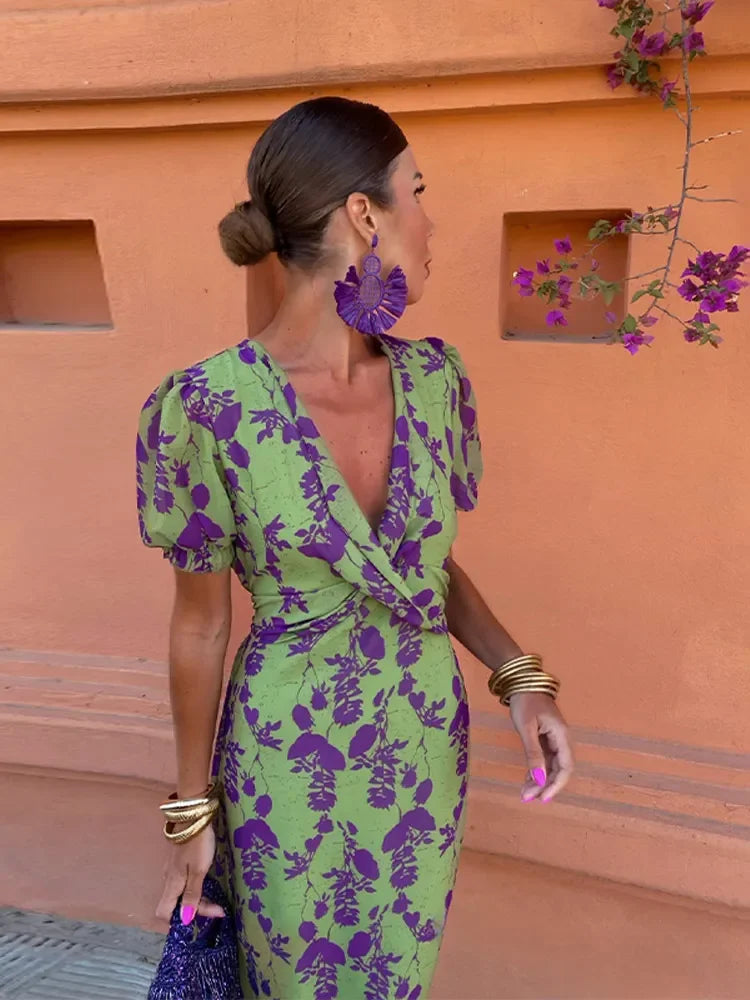 Leichtes Sommerkleid mit Blumenmuster und V-Ausschnitt für den Alltag | W&W Mode