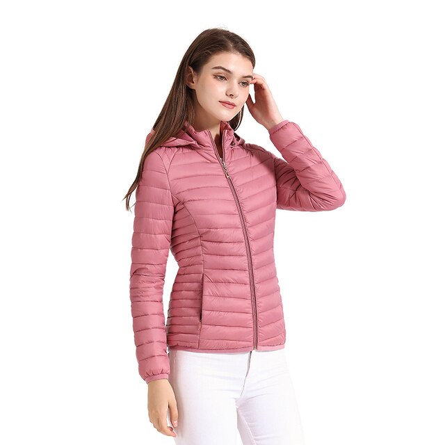 W&W Mode trifft Komfort: Die FrostGuard Winterjacke mit Kapuze